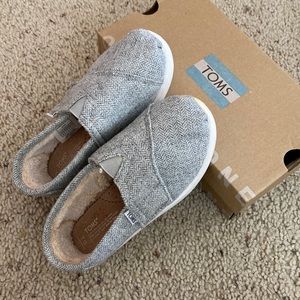 Toms- brand new. Works for girl or boy